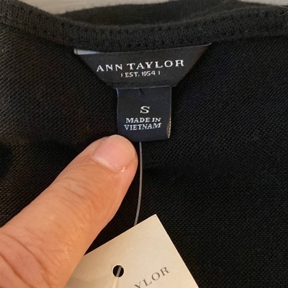 Ann Taylor Long Sleeve Crossover Top - Picture 5 of 6